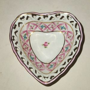 Hand Painted Royal Danube Heart-shaped ring bowl.